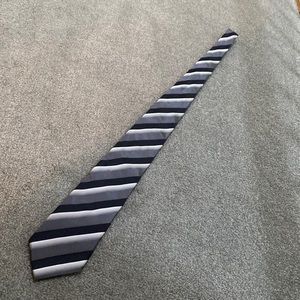 Boss tie in black and grays